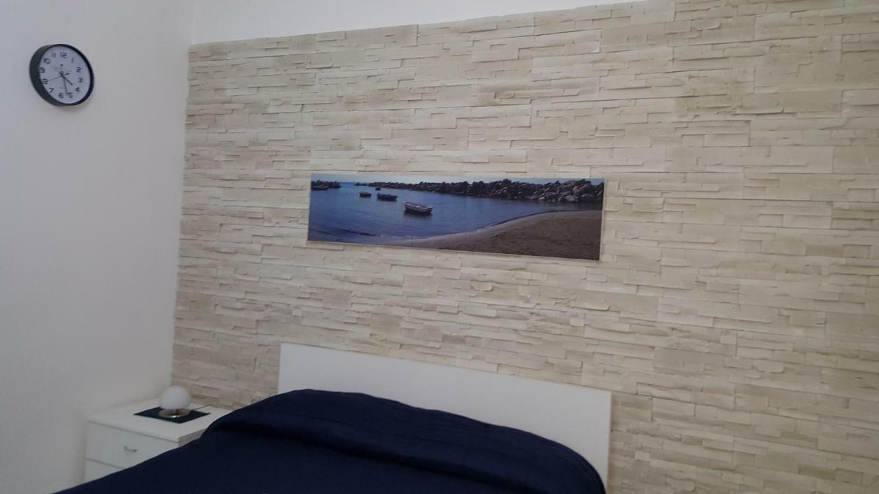 Al Porticciolo Panzió Salerno Kültér fotó