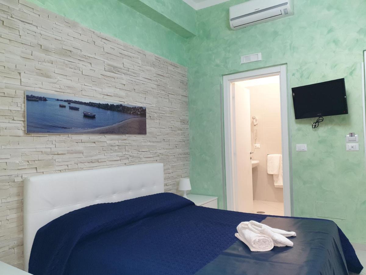 Al Porticciolo Panzió Salerno Kültér fotó
