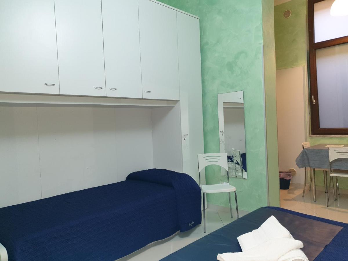 Al Porticciolo Panzió Salerno Kültér fotó