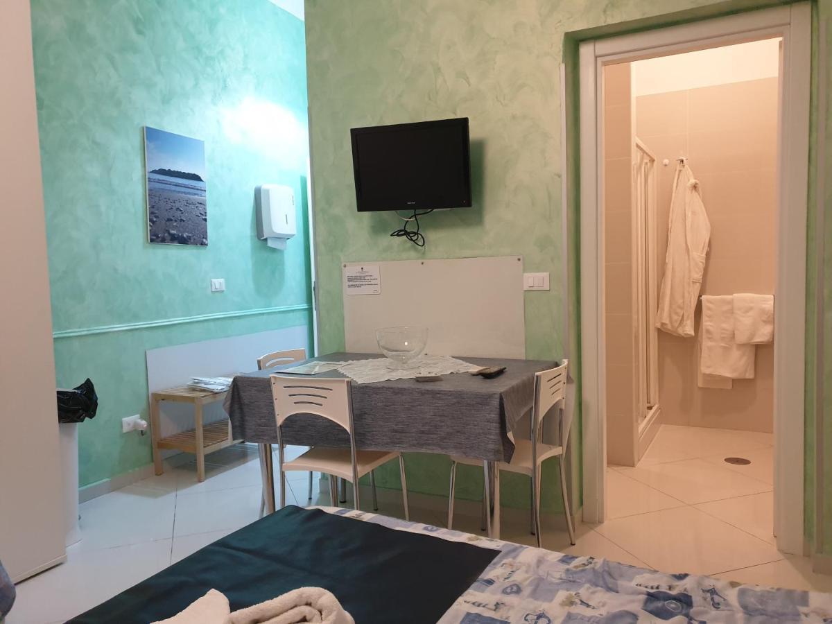 Al Porticciolo Panzió Salerno Kültér fotó