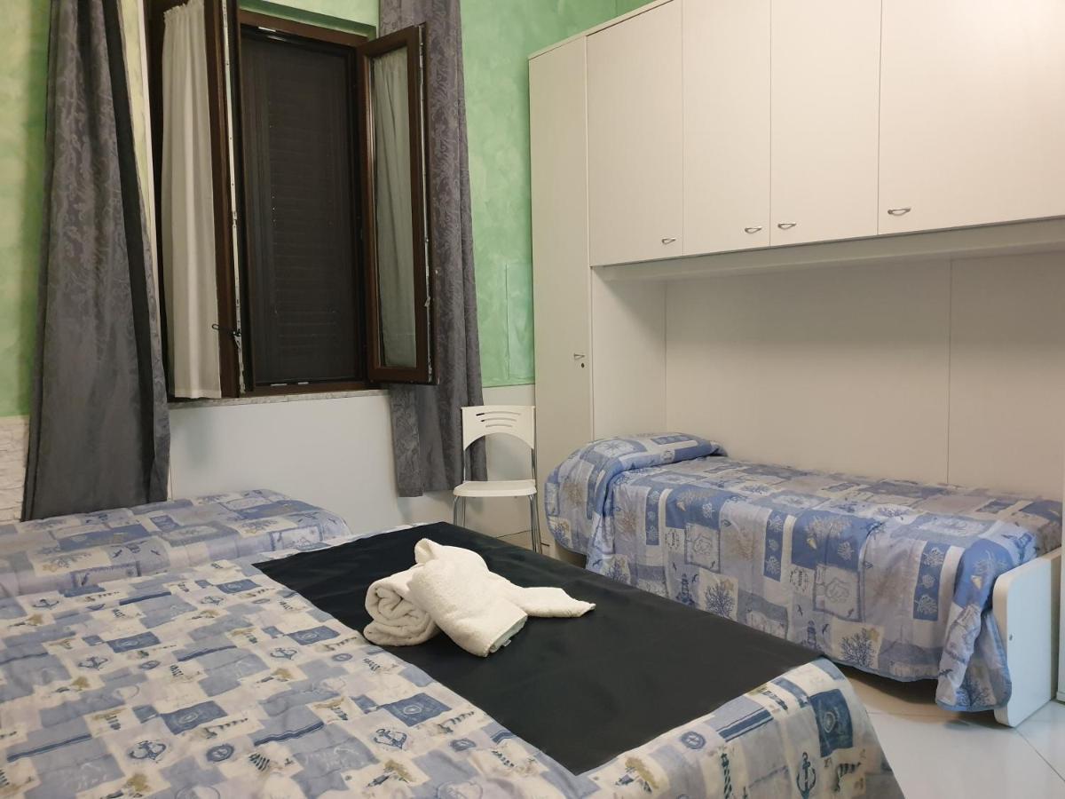 Al Porticciolo Panzió Salerno Kültér fotó